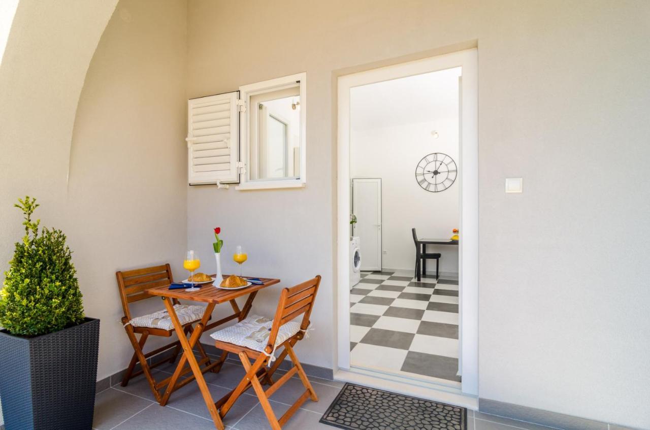 Apartment Amabilis Mlini Bagian luar foto